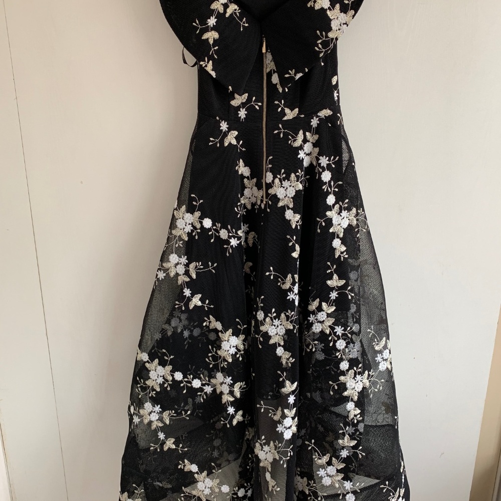 Gorgeous Bronx & Banco Tulip Flower Dress - Picture 10 of 10